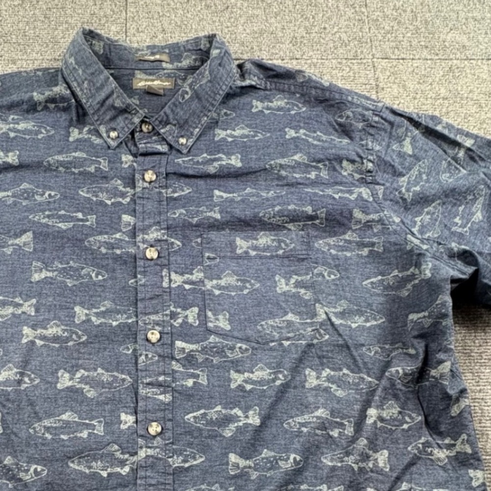 Eddie Bauer Mens 2XL Blue Trout Fish Print Cotton Short Sleeve Button Down Shirt